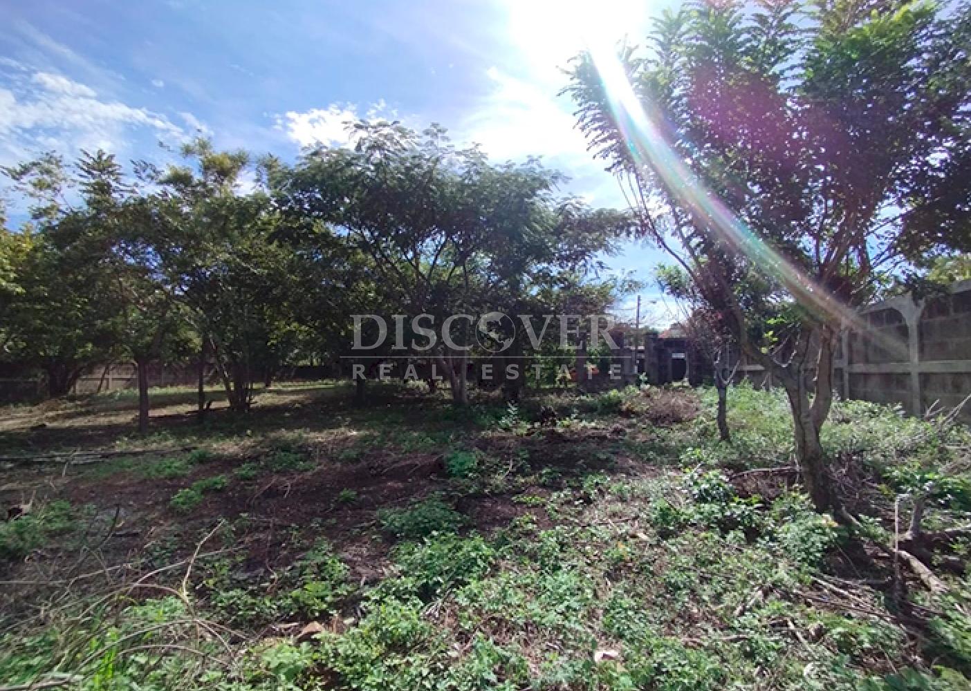  Lots for sale in Granada - Ideal for residential, tourist, or commercial projects 