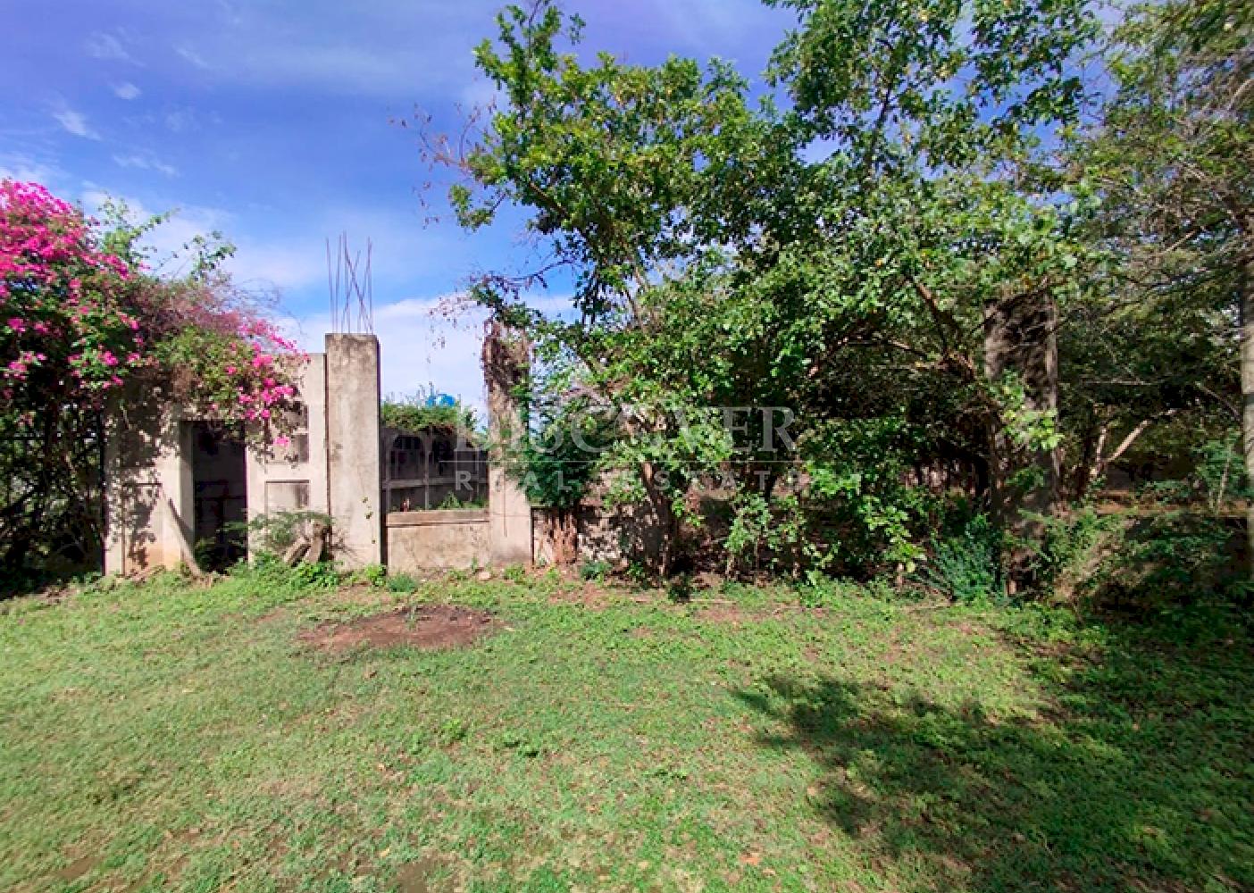  Lots for sale in Granada - Ideal for residential, tourist, or commercial projects 