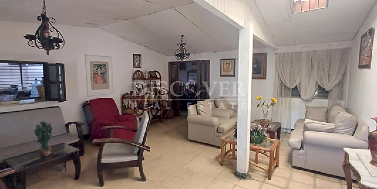  House for sale/rent in Linda Vista - Great deal for living or setting up an office