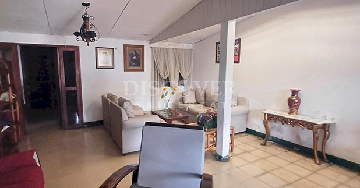  House for sale/rent in Linda Vista - Great deal for living or setting up an office