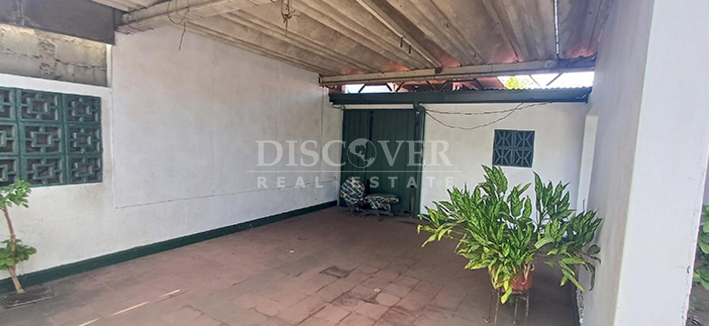  House for sale/rent in Linda Vista - Great deal for living or setting up an office