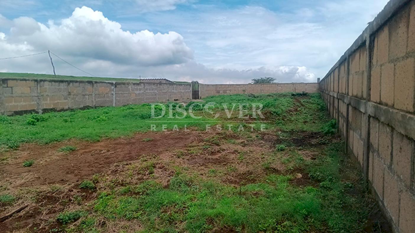 Land for sale opposite the highway in El Crucero