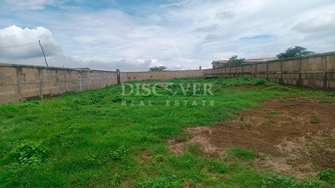 Land for sale opposite the highway in El Crucero