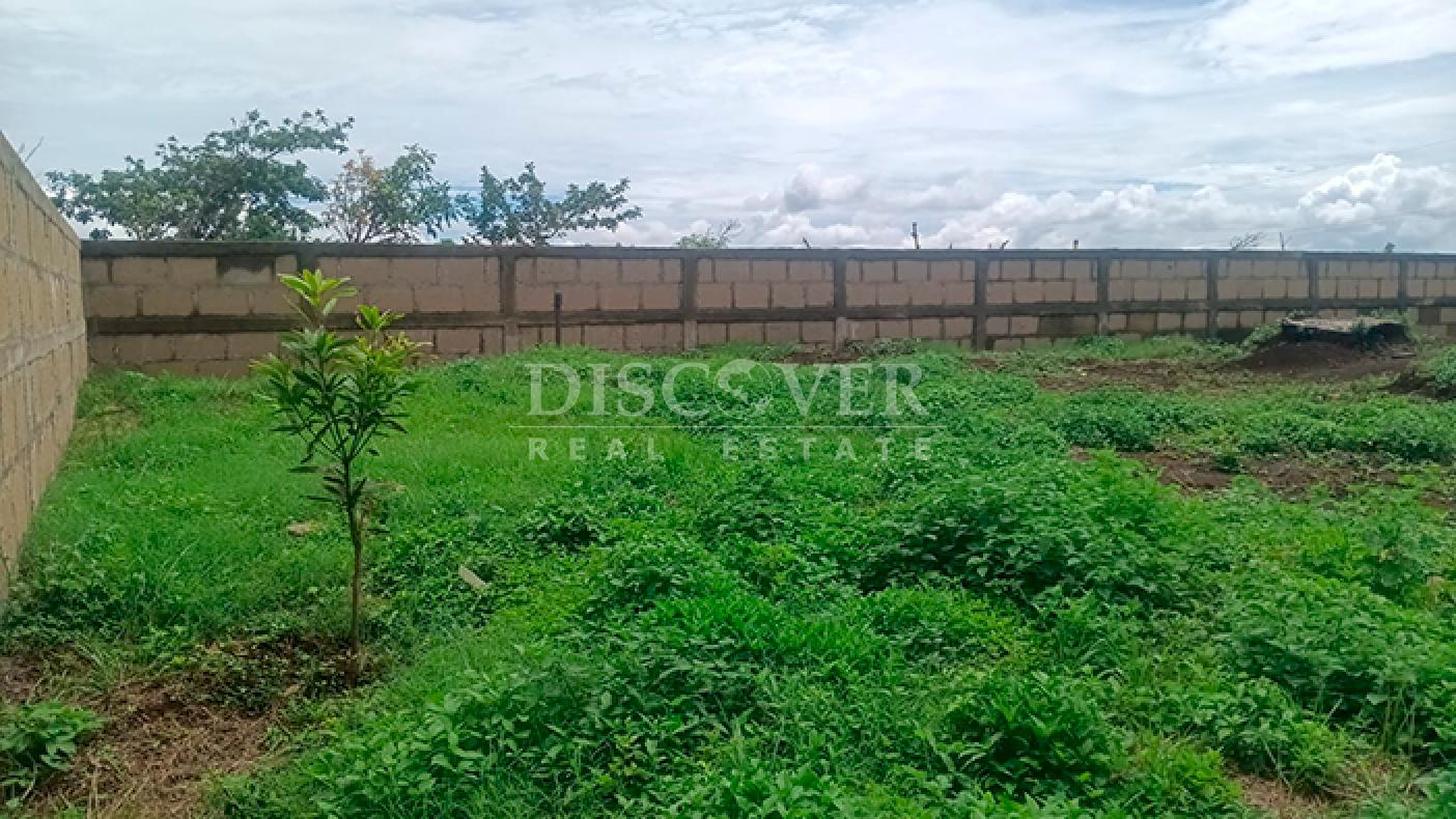Land for sale opposite the highway in El Crucero