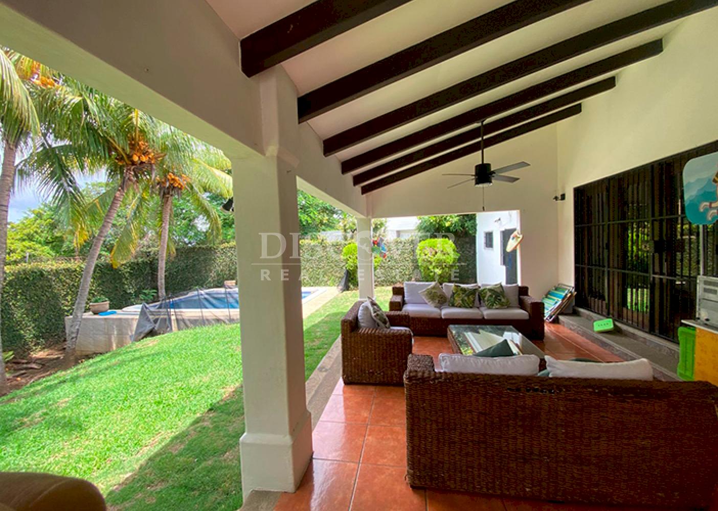  Spacious house with pool for rent in Santo Domingo