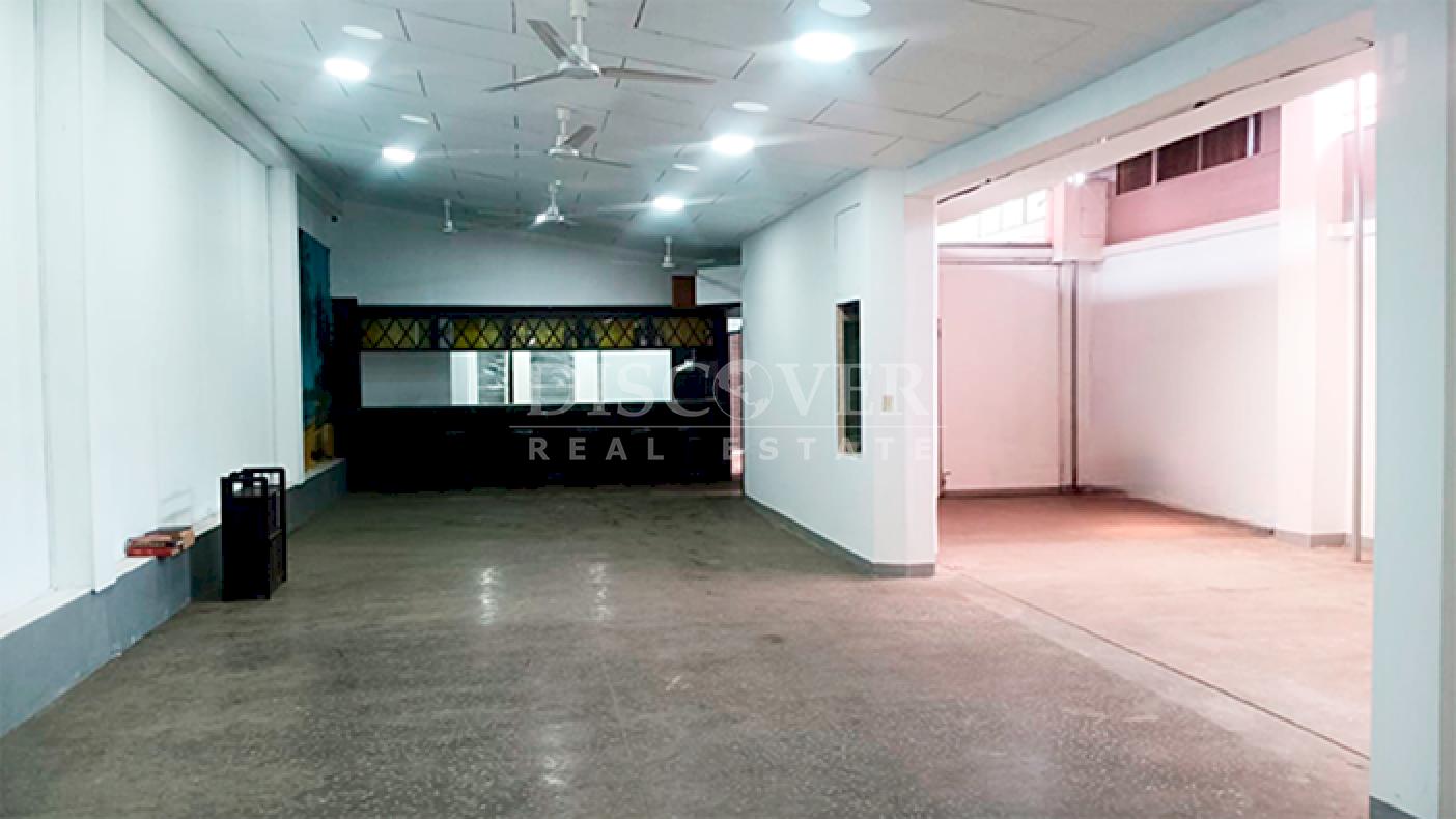 Three-story house for sale in Bolonia - Ideal for commercial business