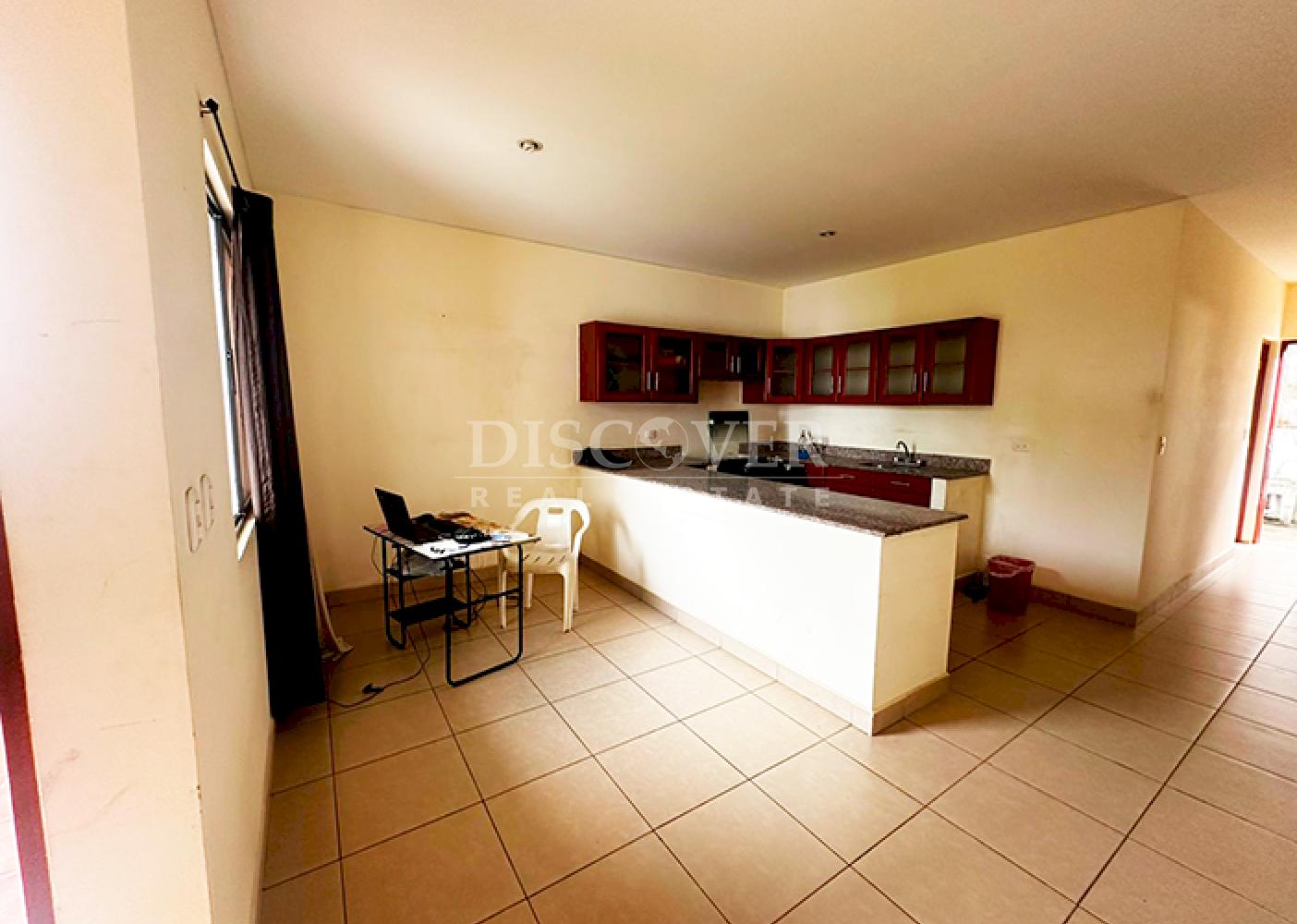 House for sale in secure condominium - Carretera Vieja to León