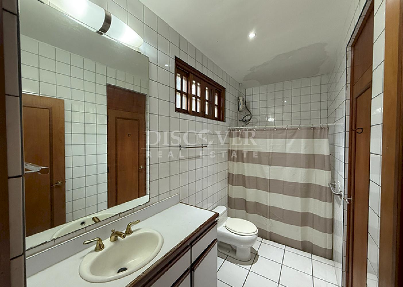 Spacious house for sale in Los Robles 