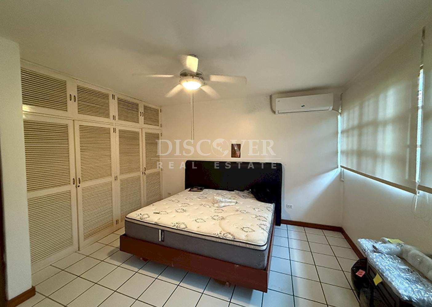 Spacious house for sale in Los Robles 