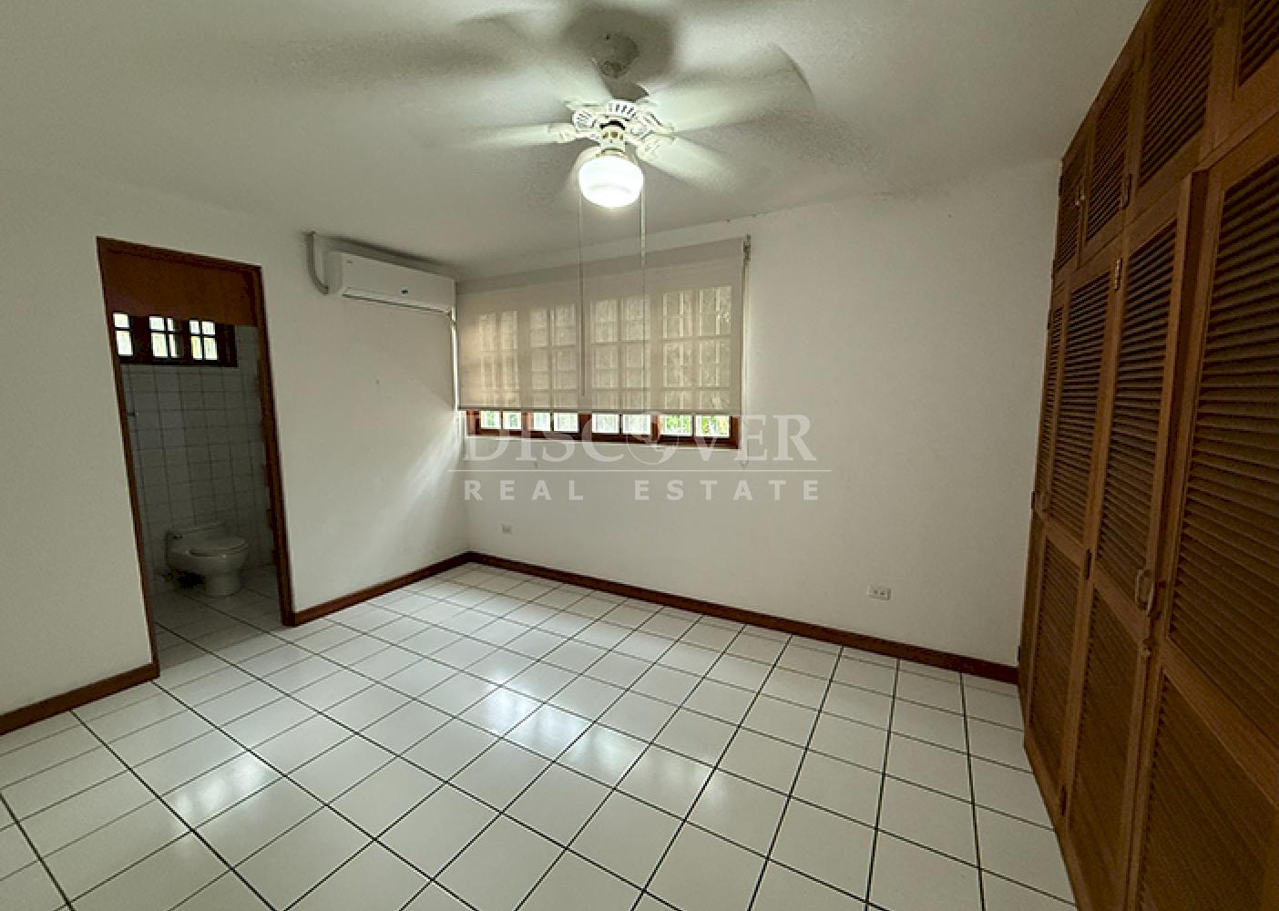 Spacious house for sale in Los Robles 