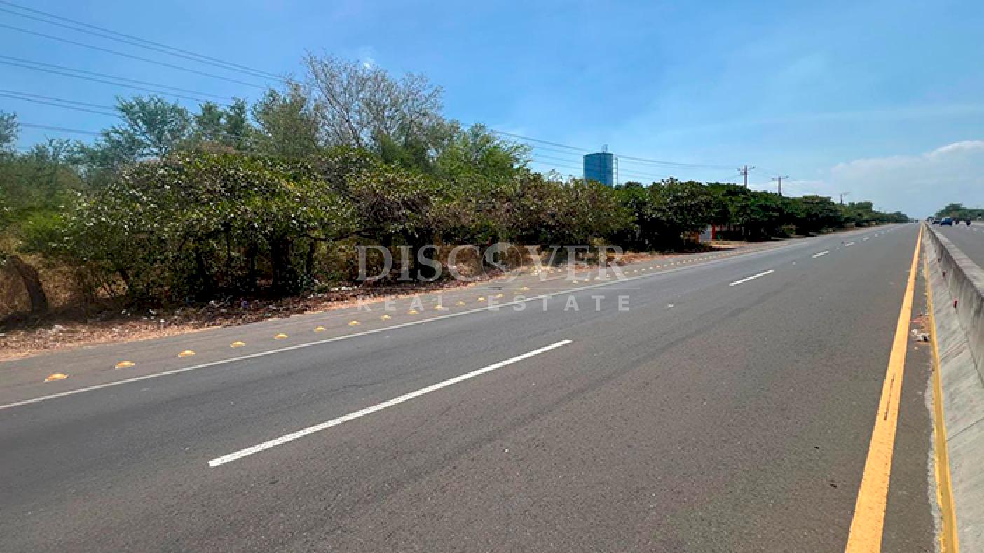  Land for sale on the New Highway to León