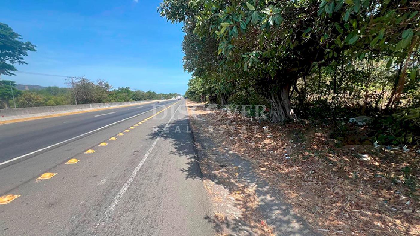  Land for sale on the New Highway to León