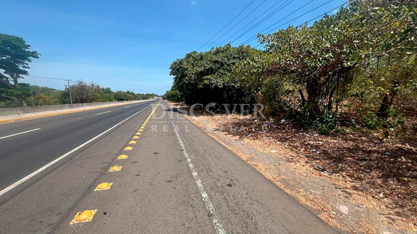  Land for sale on the New Highway to León