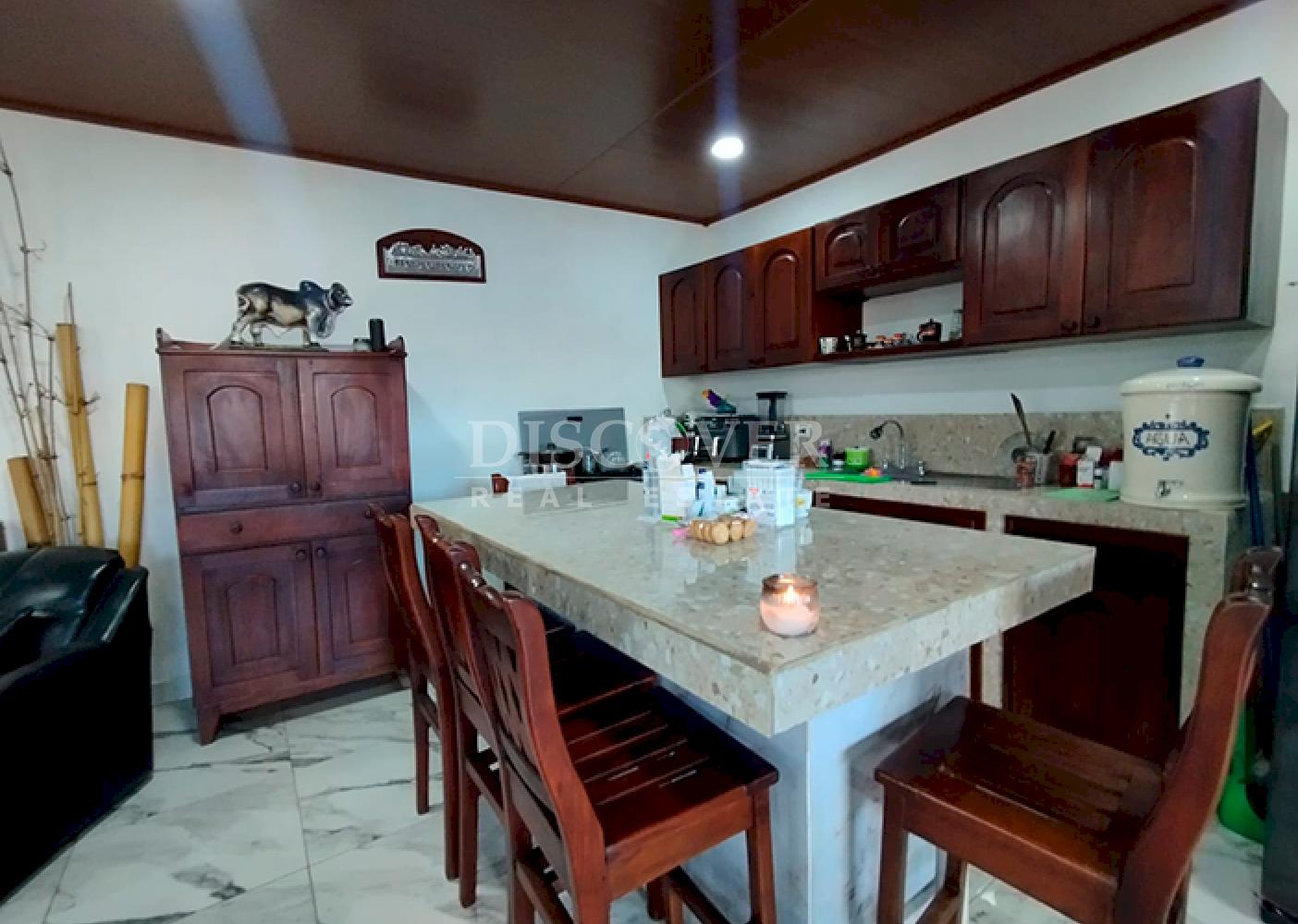 House with established restaurant for sale in Masaya 