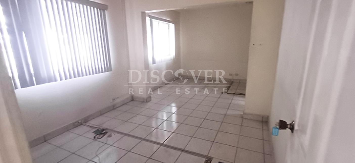  Office building rental in Las Brisas