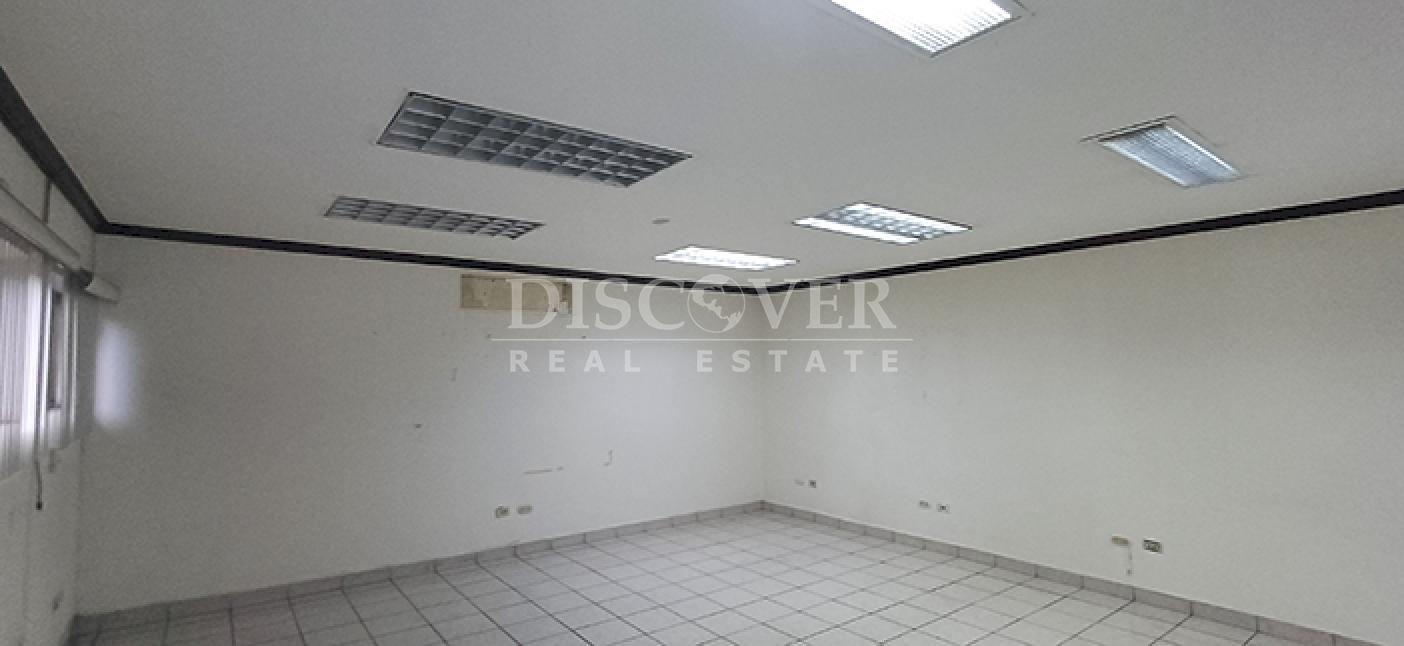  Office building rental in Las Brisas
