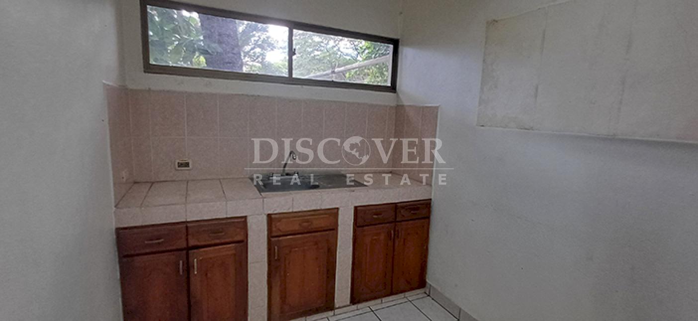  Office building rental in Las Brisas