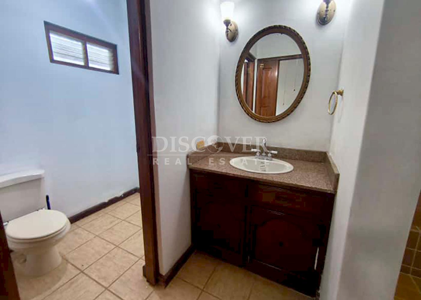 House with large yard for sale on Carretera Sur