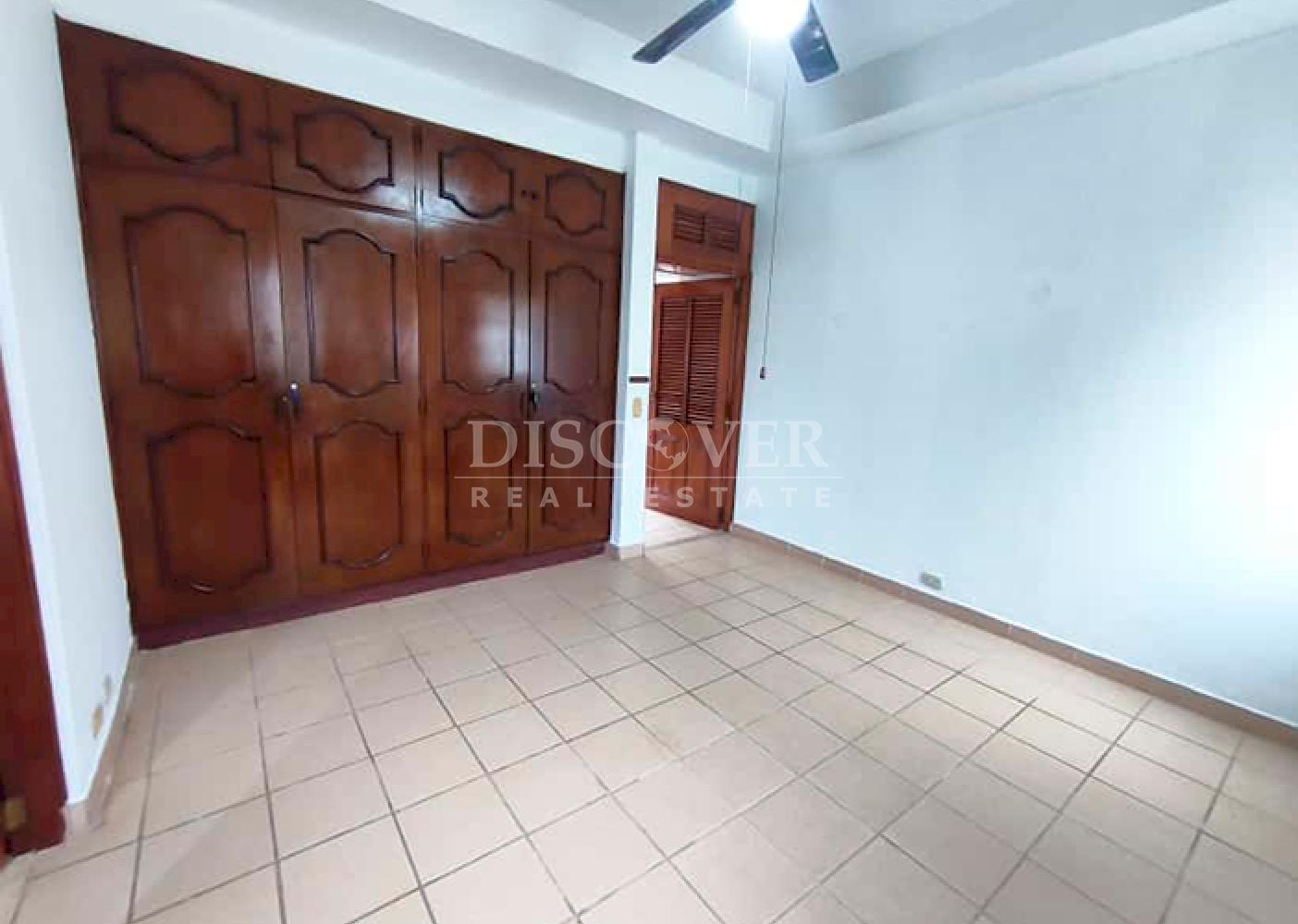 House with large yard for sale on Carretera Sur