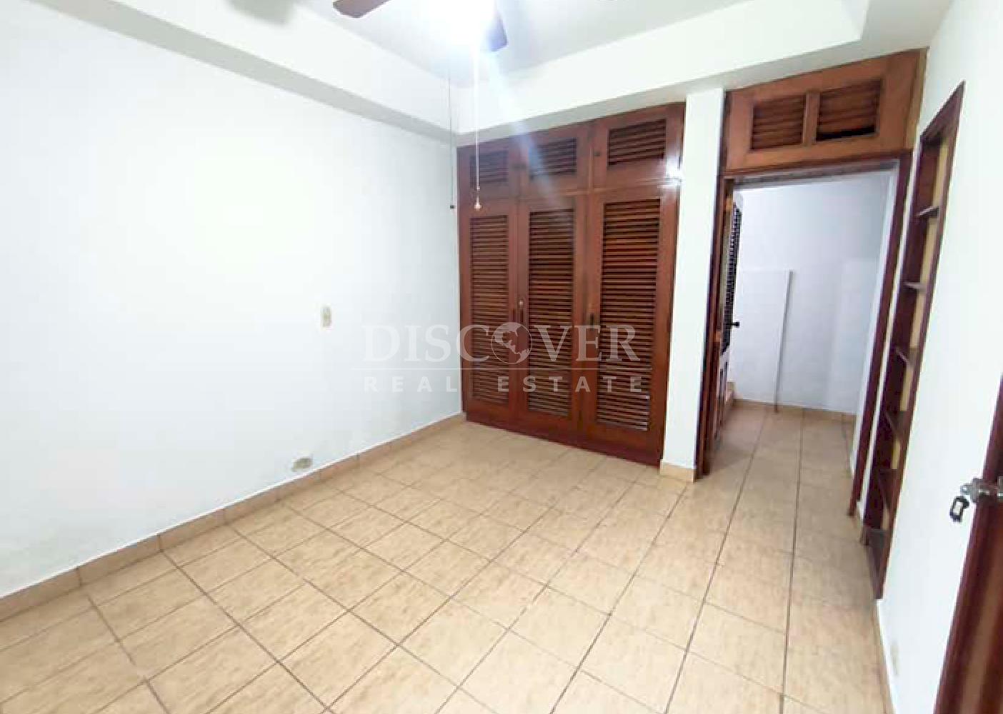 House with large yard for sale on Carretera Sur