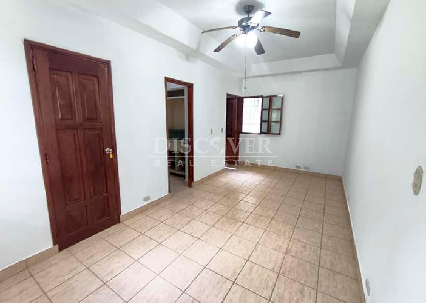 House with large yard for sale on Carretera Sur