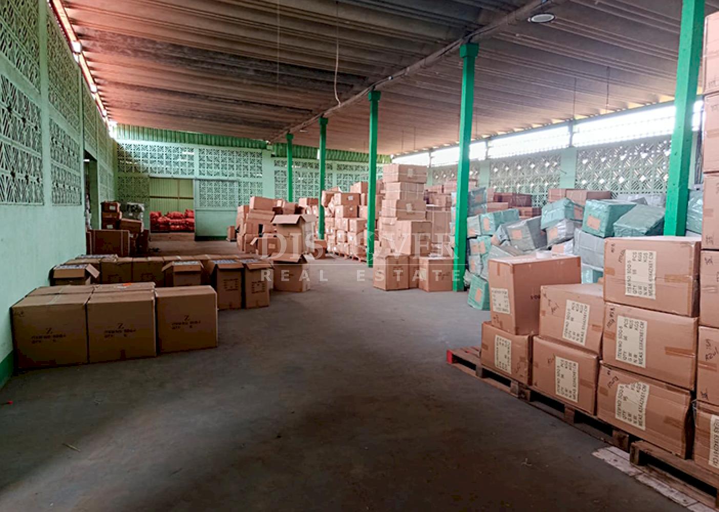 Warehouse for rent in a prime location on Carretera Nueva a León