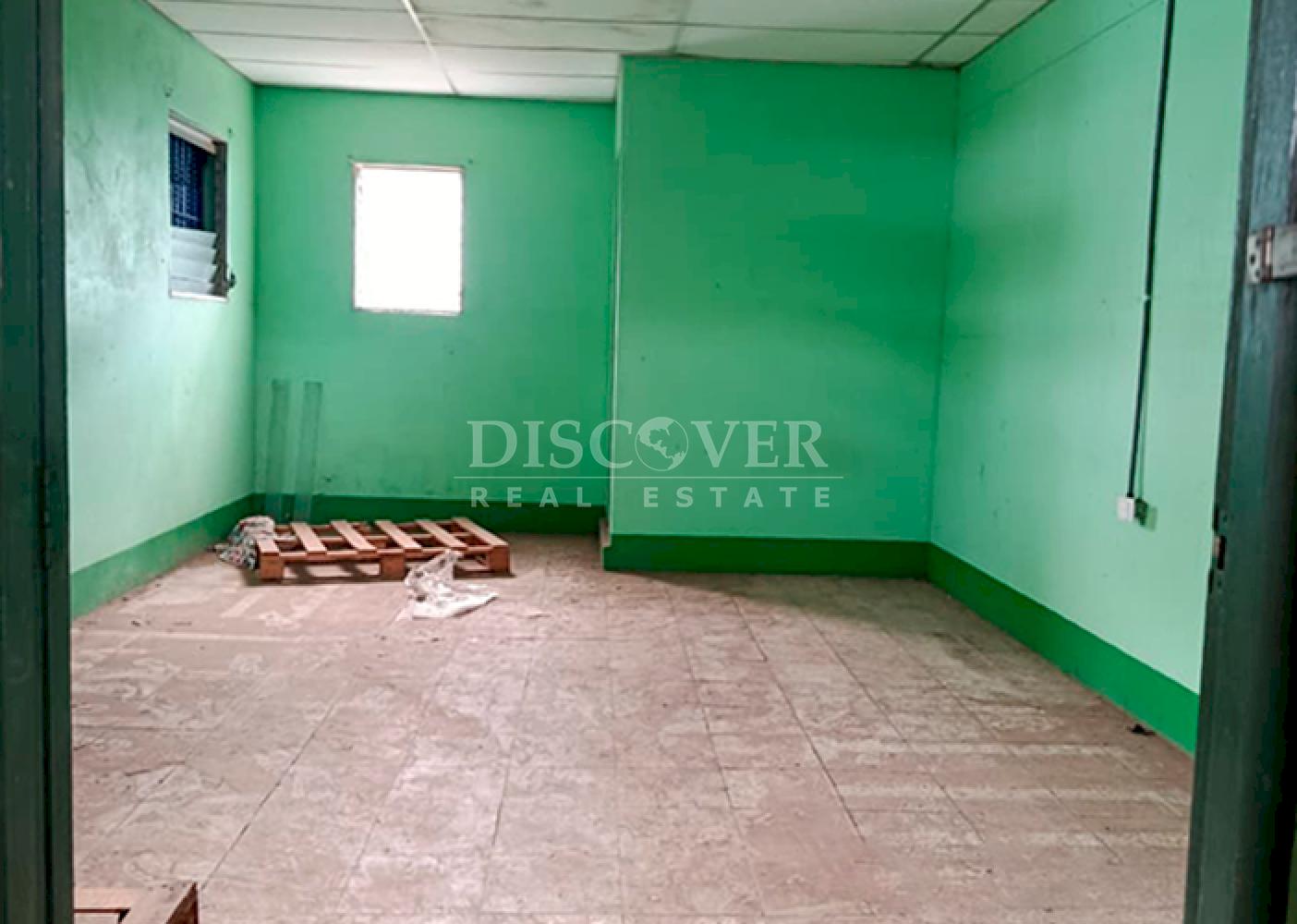 Warehouse for rent in a prime location on Carretera Nueva a León