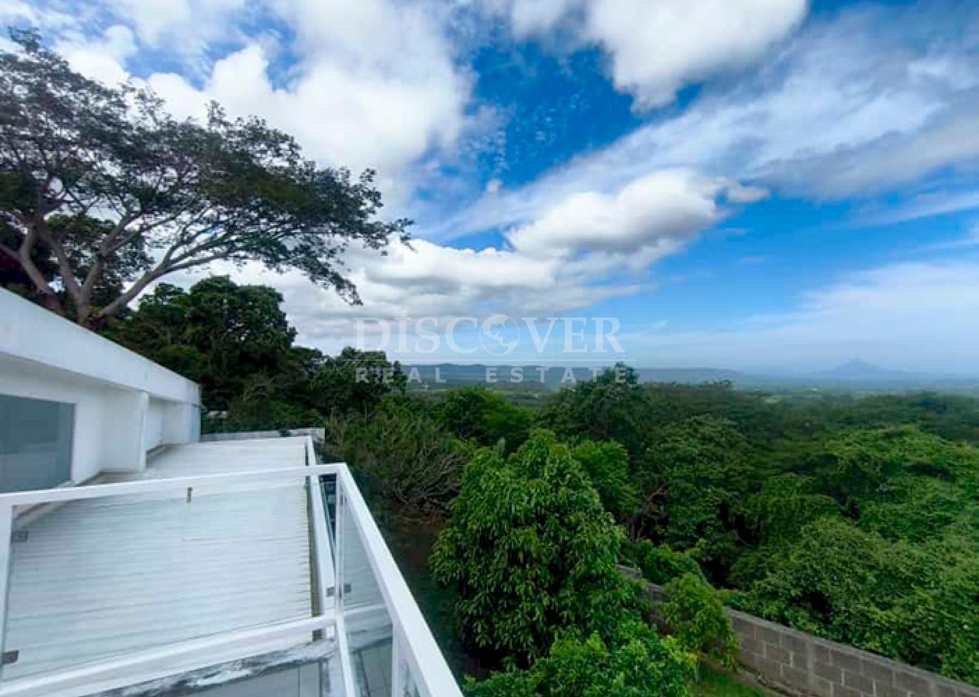 House with panoramic views for sale on Carretera Sur