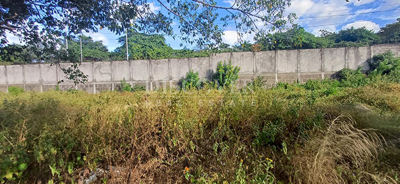  Lots for sale in residential area on Carretera Nueva to León 