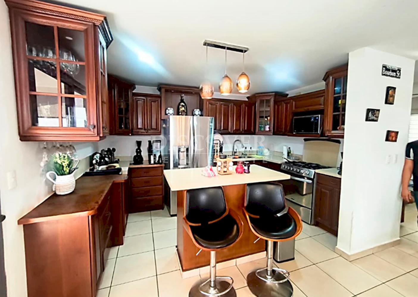 Furnished house for rent in condominium area - Carretera a Masaya