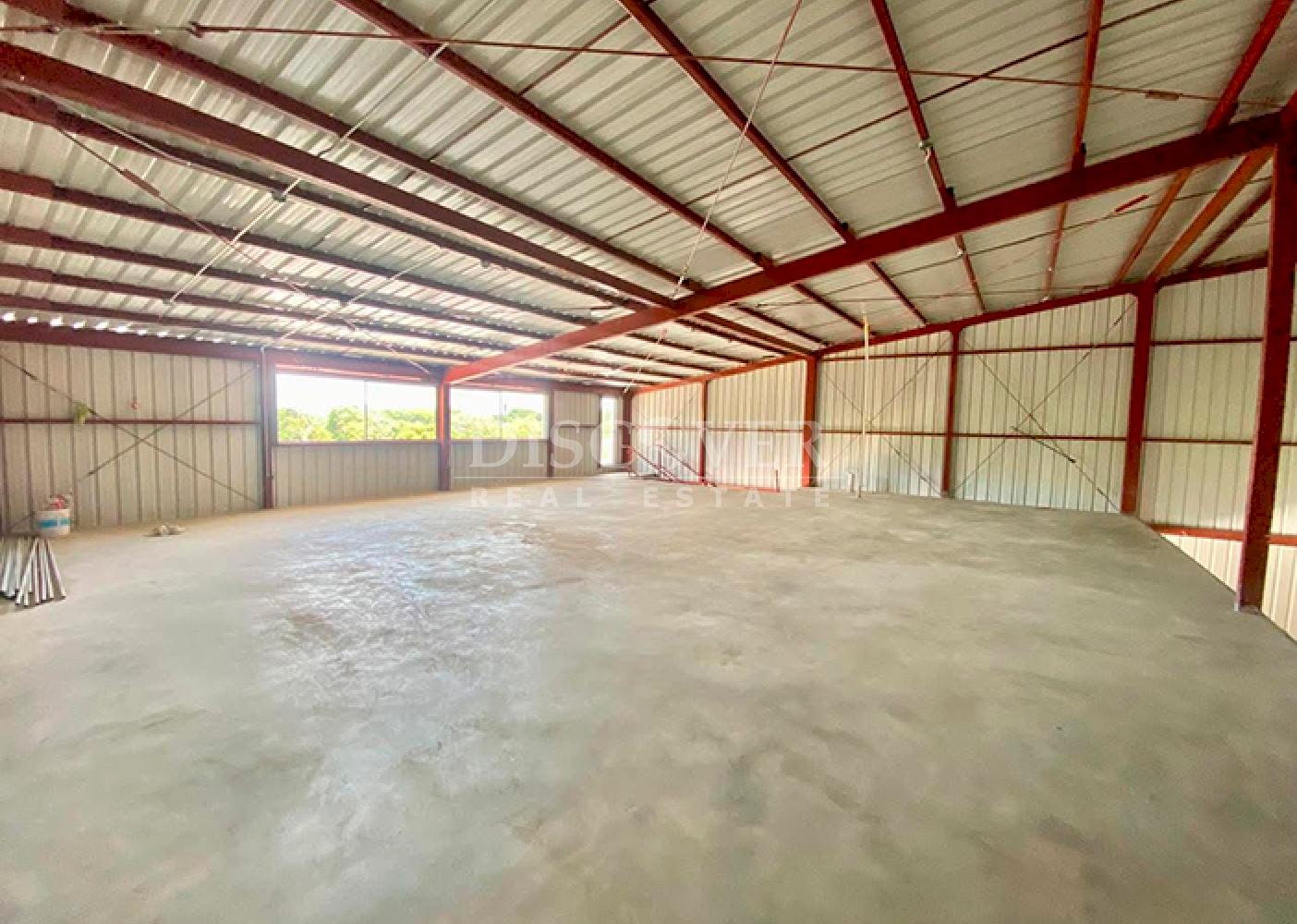  Office-warehouse for rent on the road to Masaya