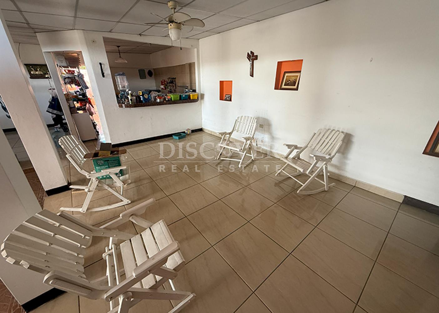  Furnished house for sale in residential area – Carretera Nueva a León 