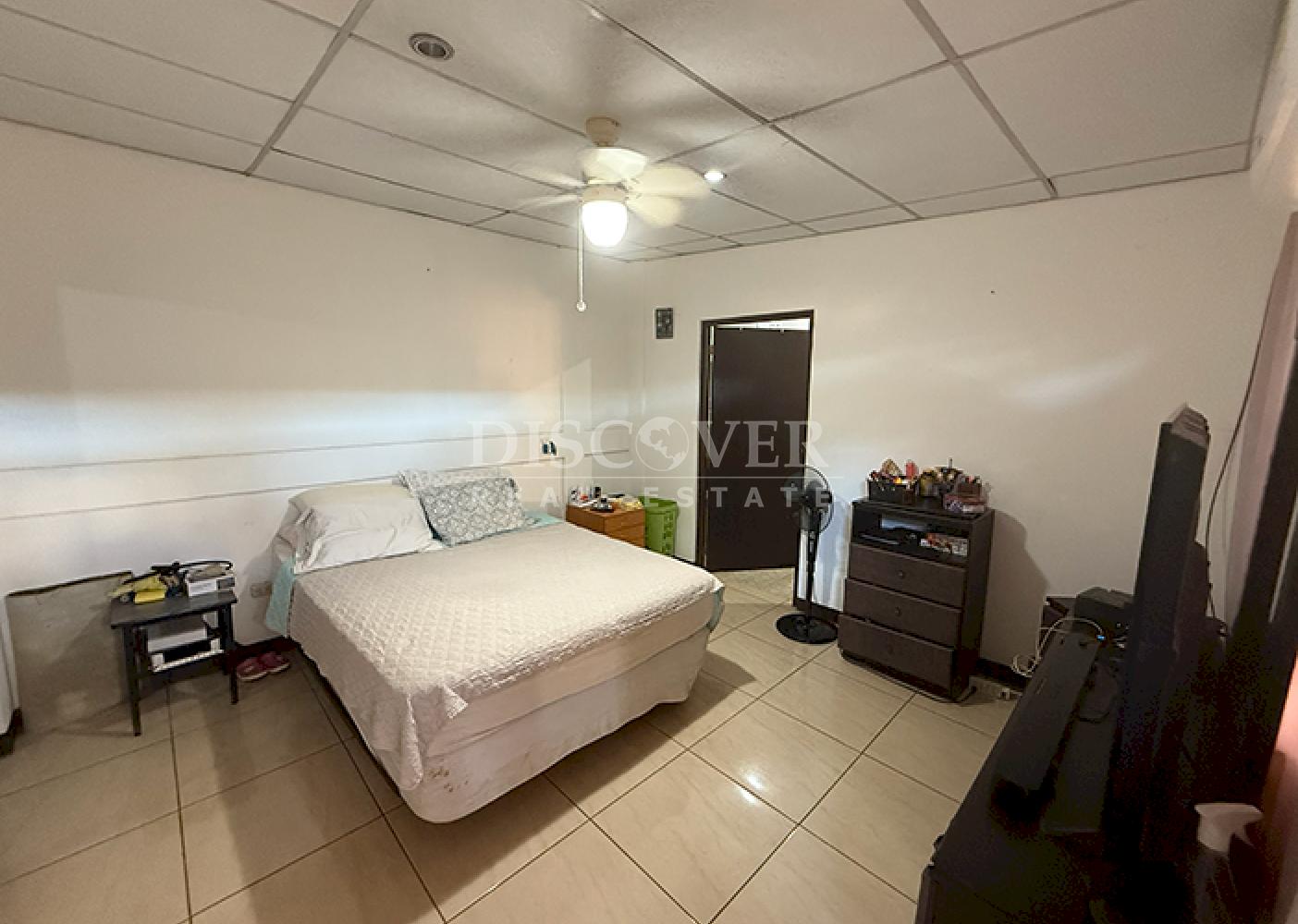  Furnished house for sale in residential area – Carretera Nueva a León 