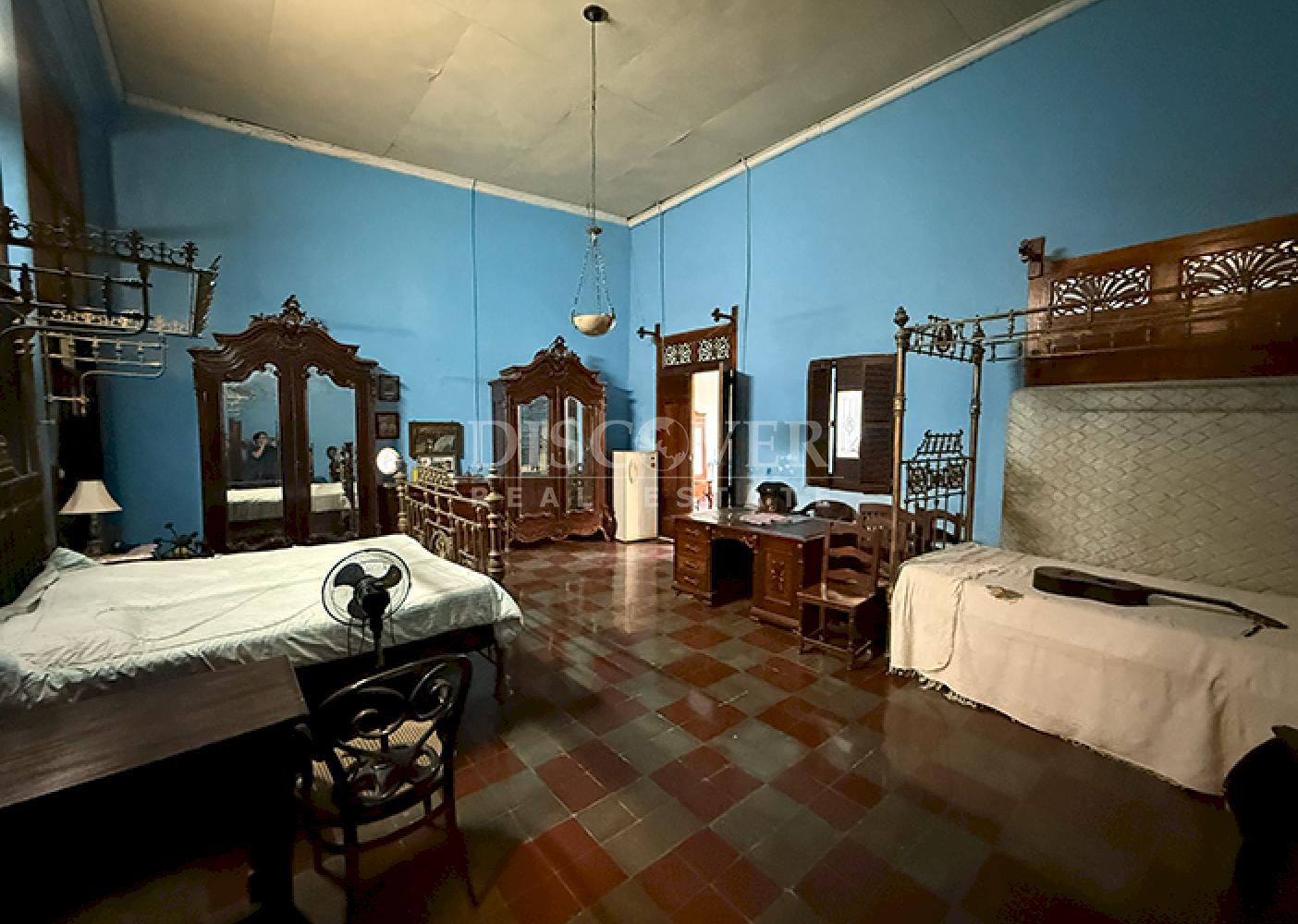 Spacious houses for sale in the city of Grana