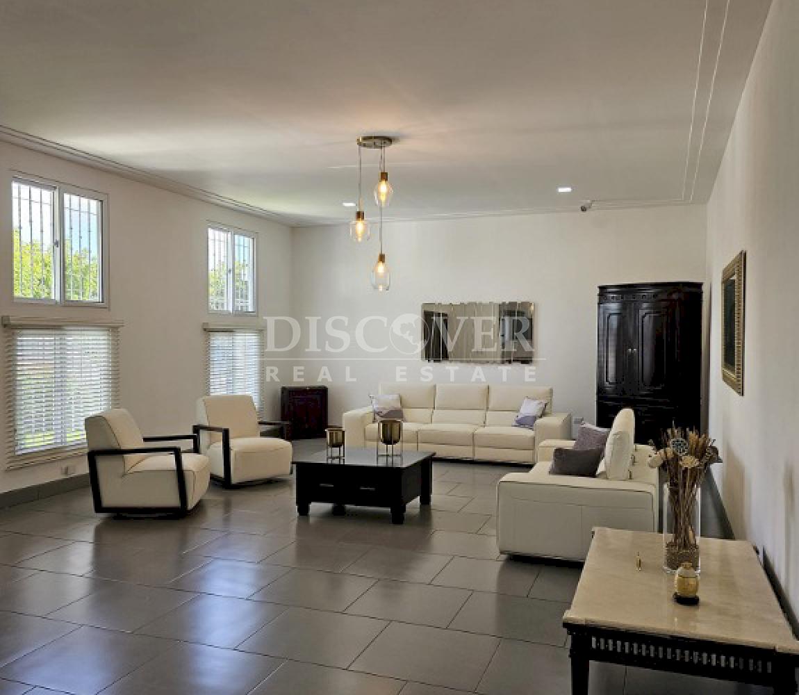 Luxury home with pool for sale in Jinotepe