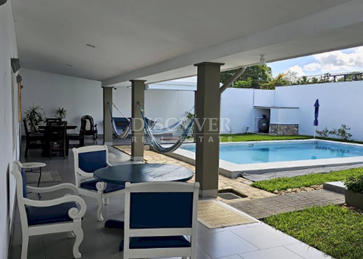 Luxury home with pool for sale in Jinotepe