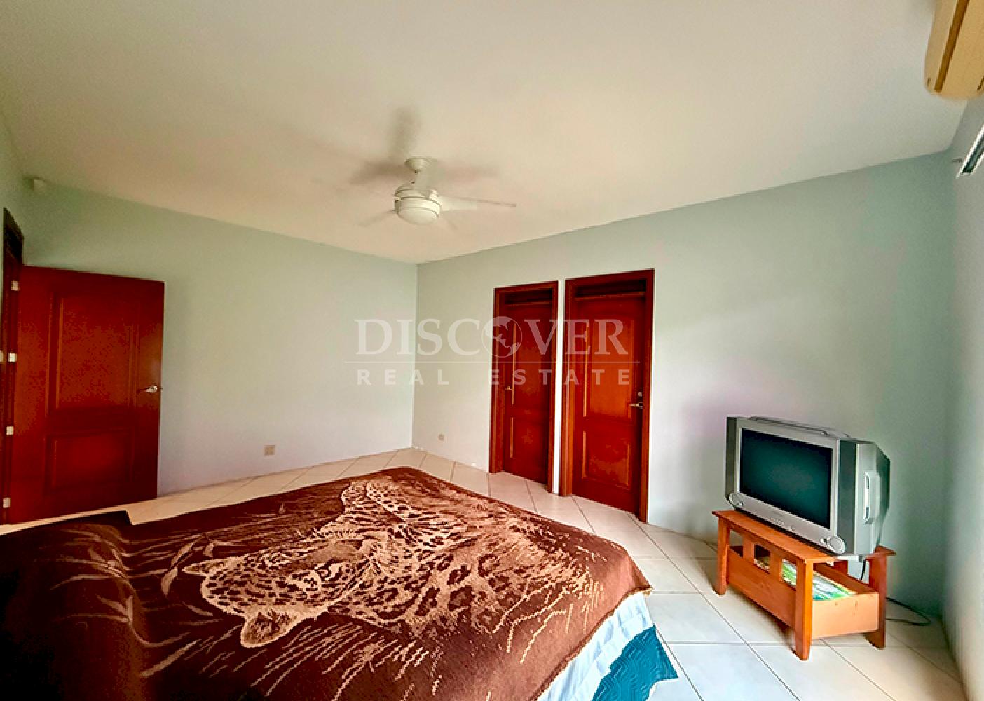 House for sale in residential area on the road to Masaya