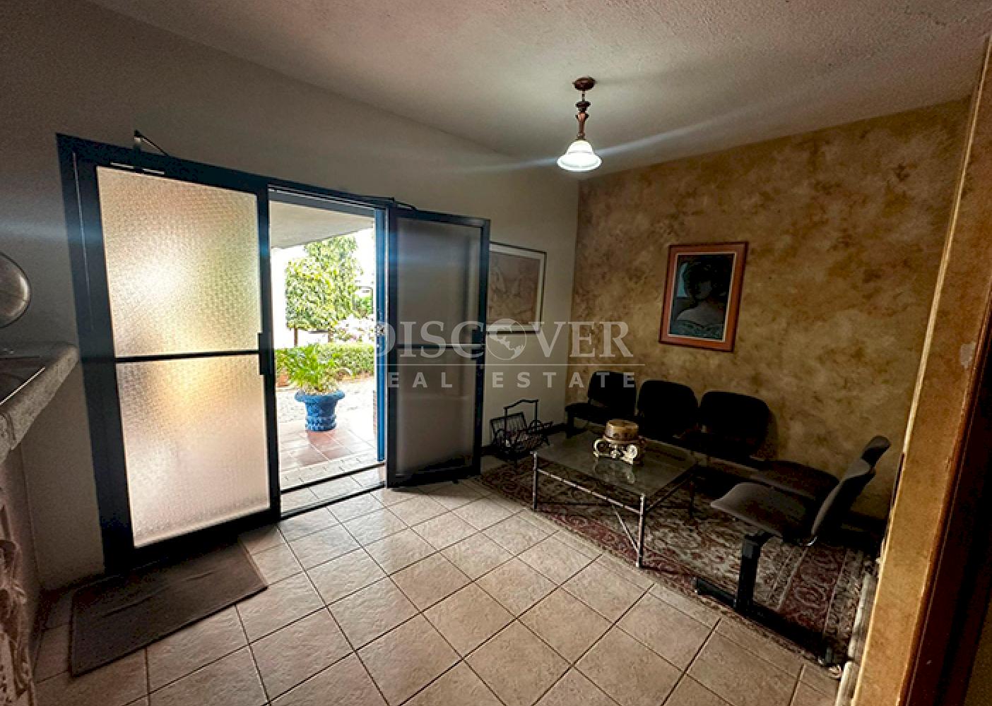  Office or consulting room module for rent in Los Robles