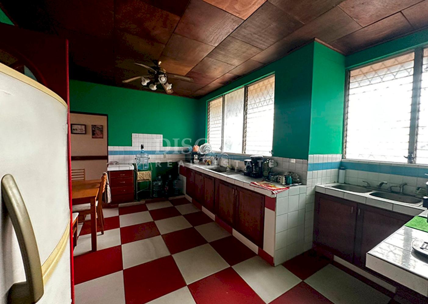  Office or consulting room module for rent in Los Robles