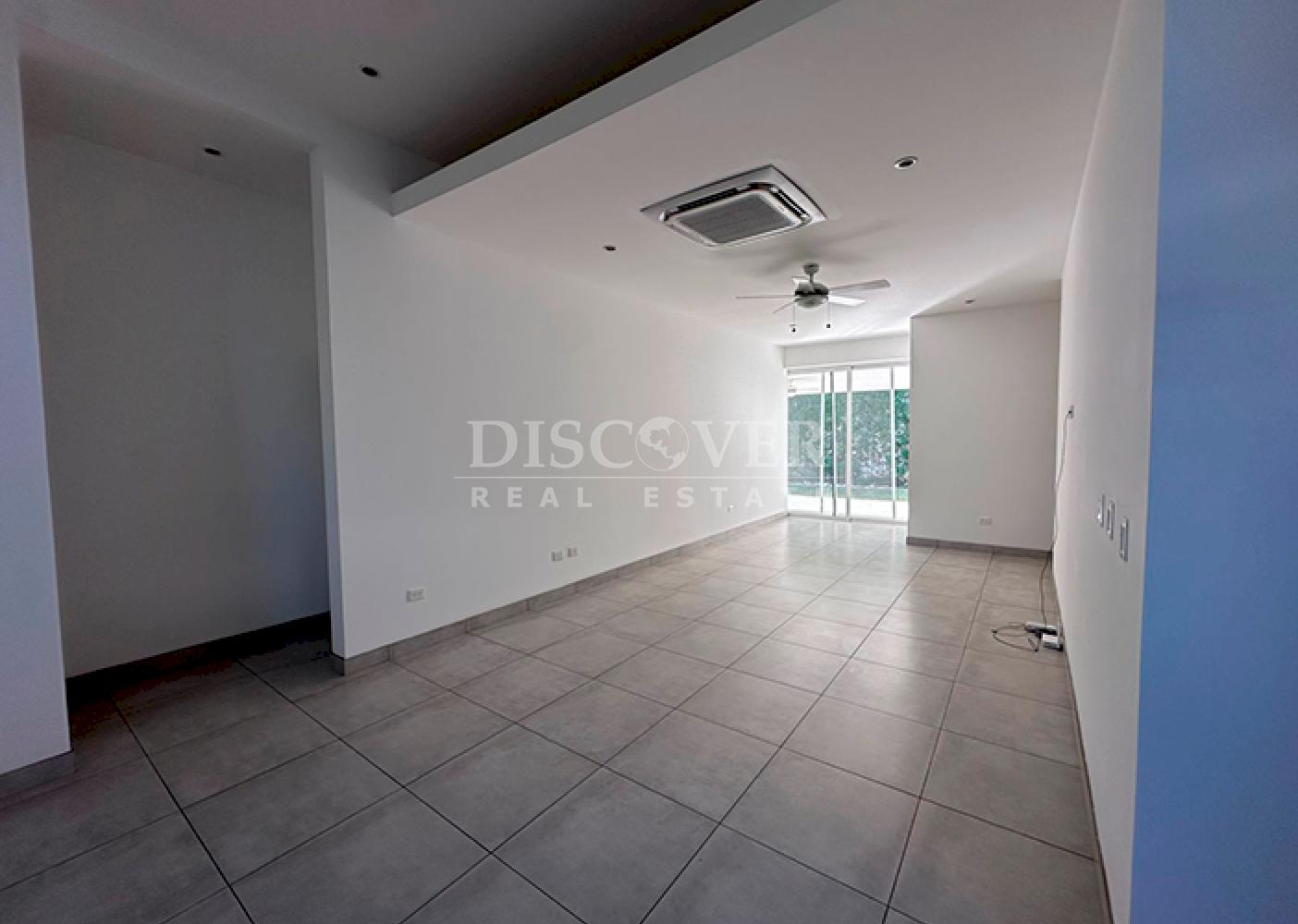  House for rent located in a condominium area on Carretera Sur