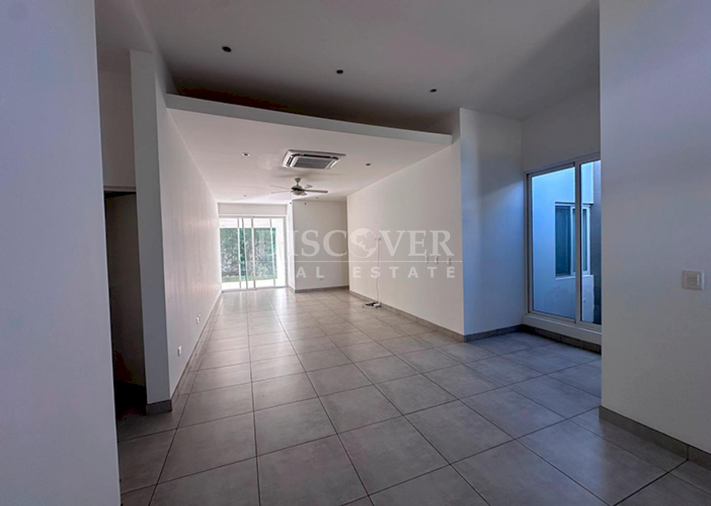  House for rent located in a condominium area on Carretera Sur