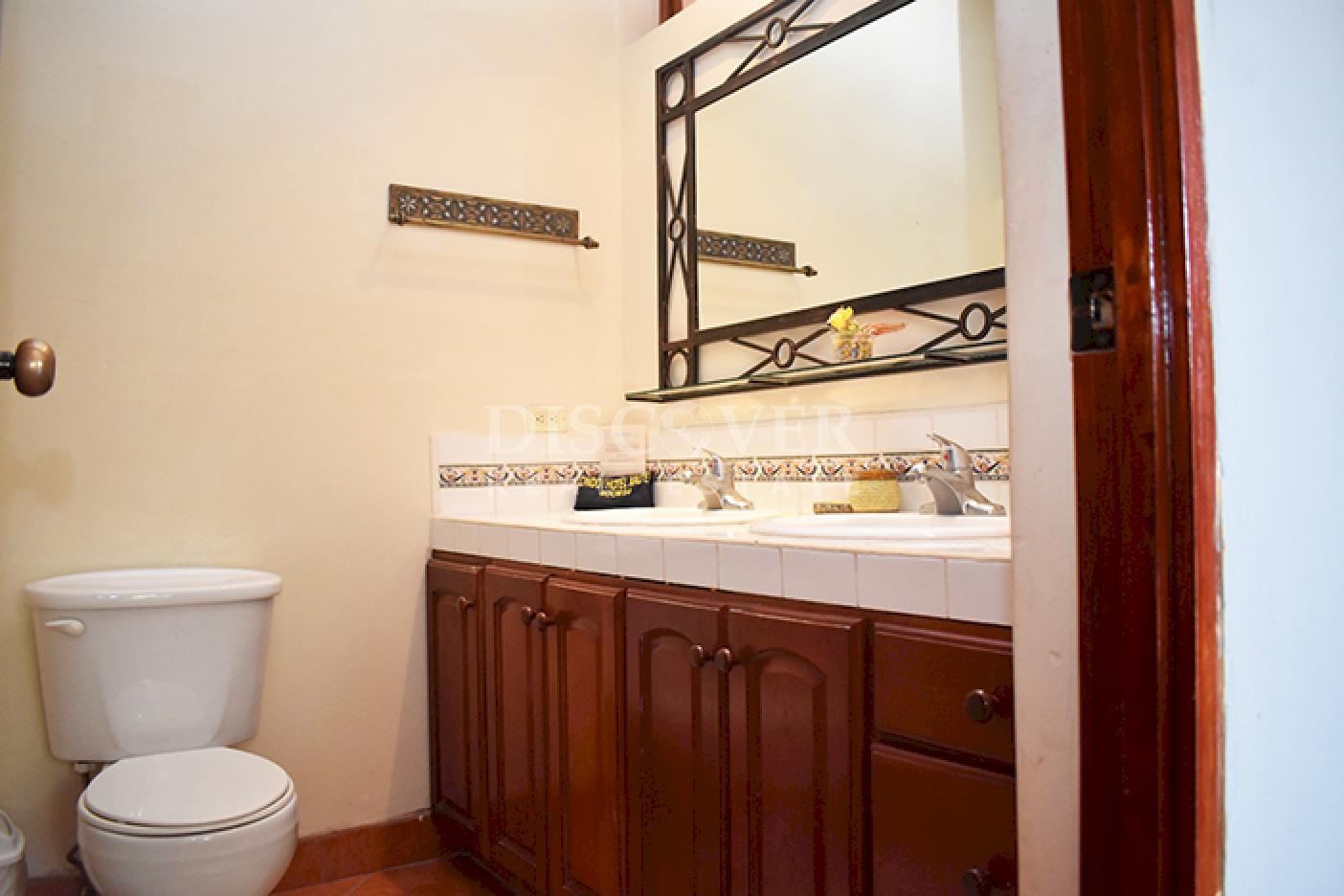 Apartment for sale in a condominium in Granada