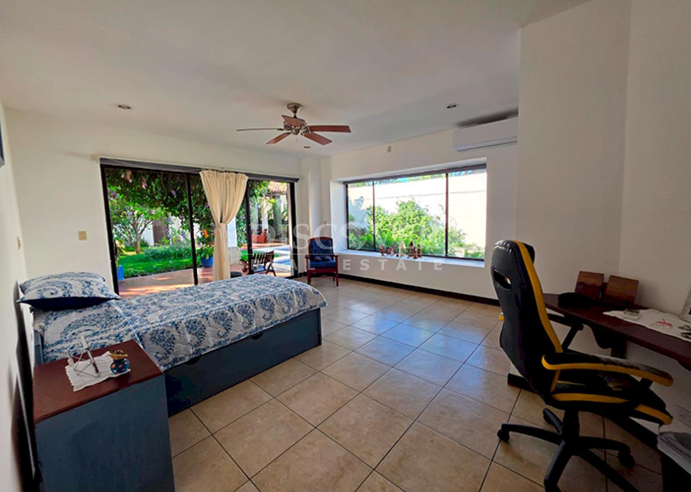  Furnished house with pool for rent on Carretera Sur 