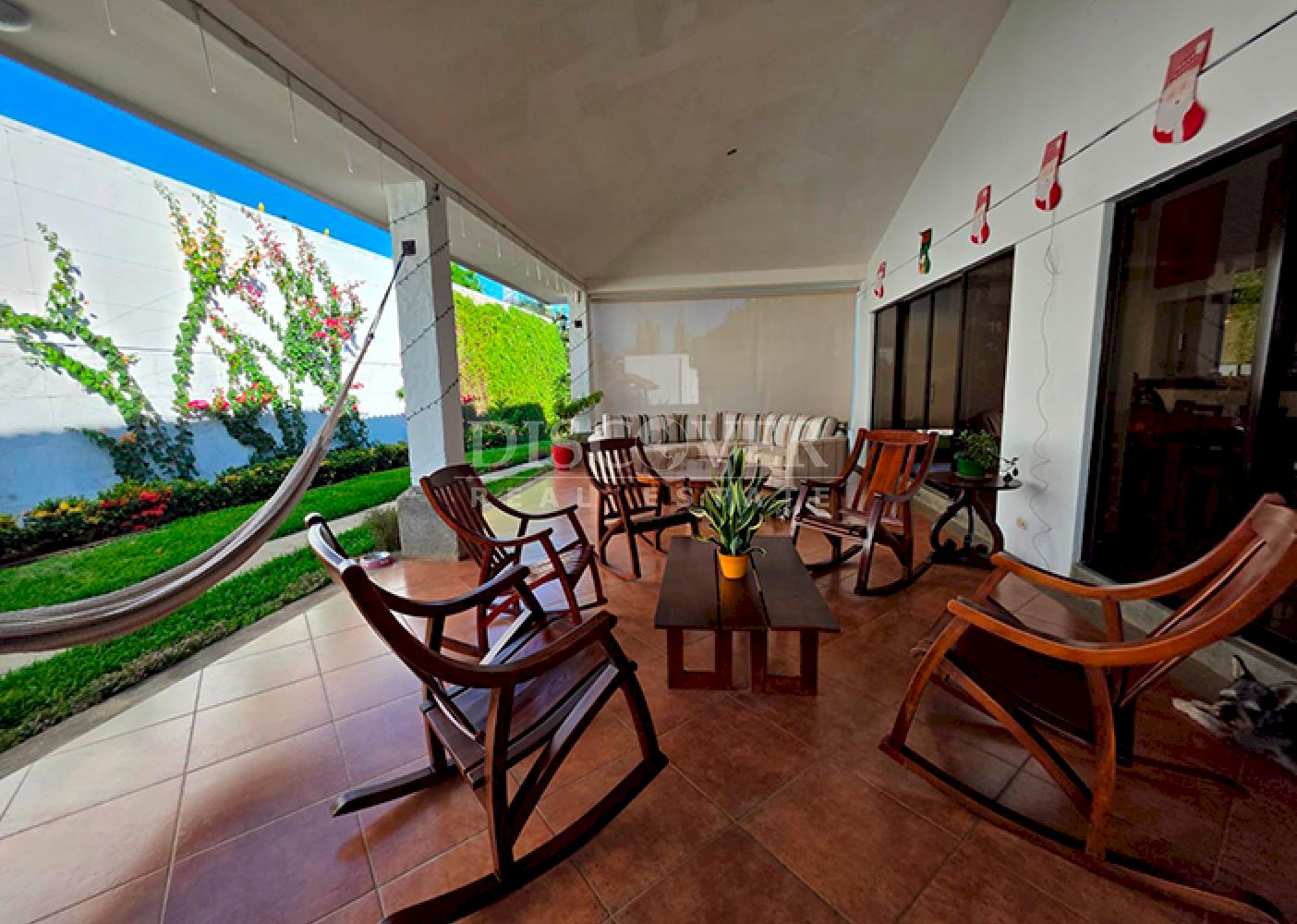  Furnished house with pool for rent on Carretera Sur 