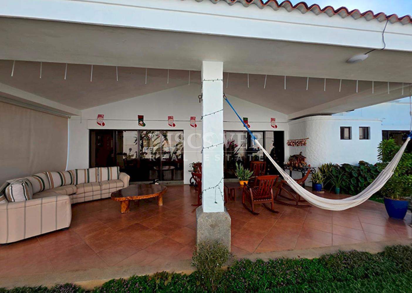  Furnished house with pool for rent on Carretera Sur 