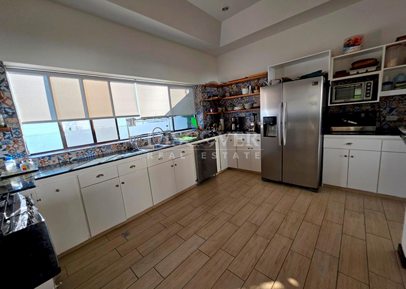  Furnished house with pool for rent on Carretera Sur 