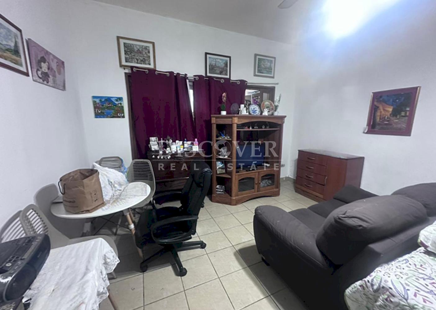  Cozy house for sale in Altamira 