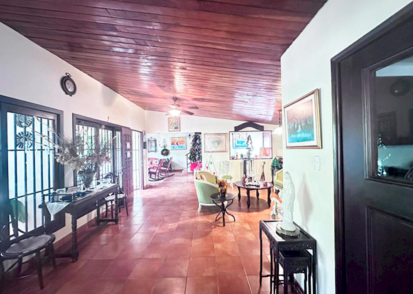 Spacious house for sale in Santo Domingo