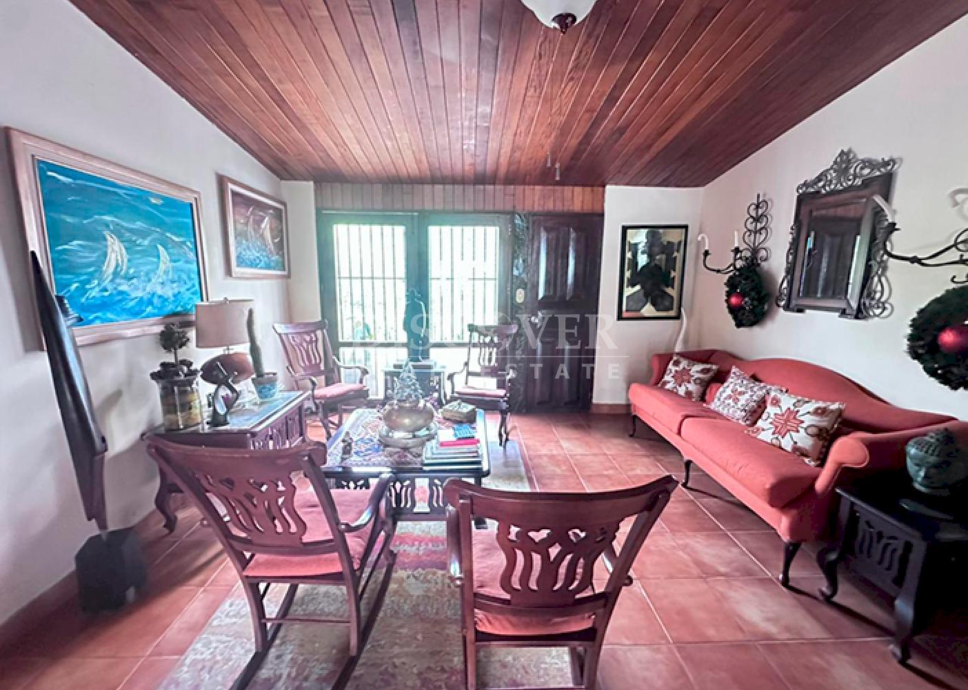 Spacious house for sale in Santo Domingo