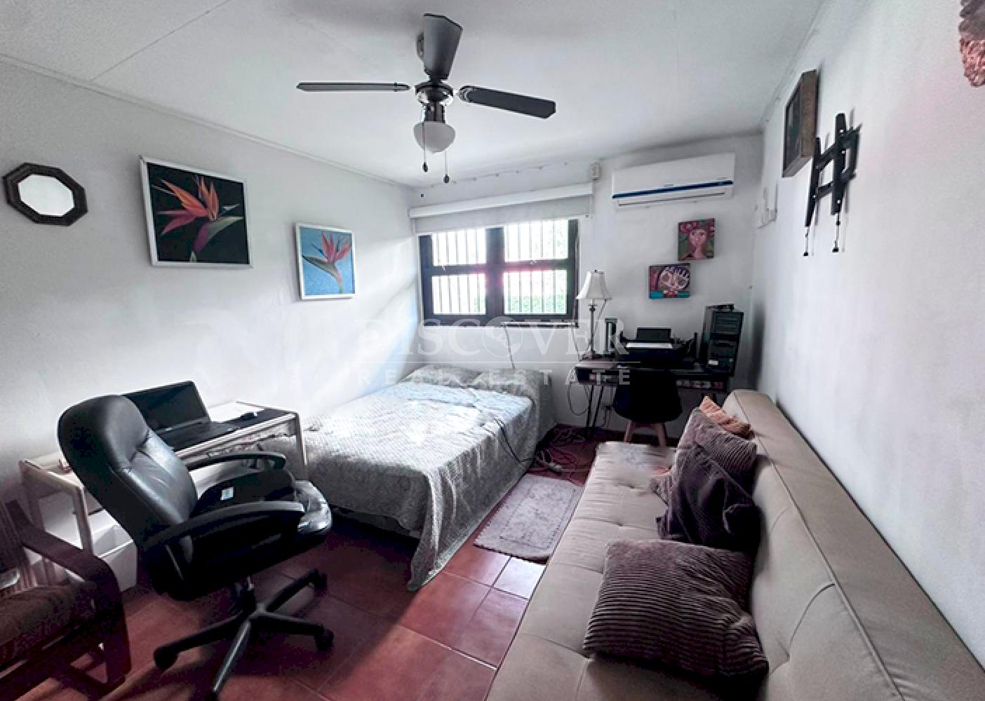 Spacious house for sale in Santo Domingo